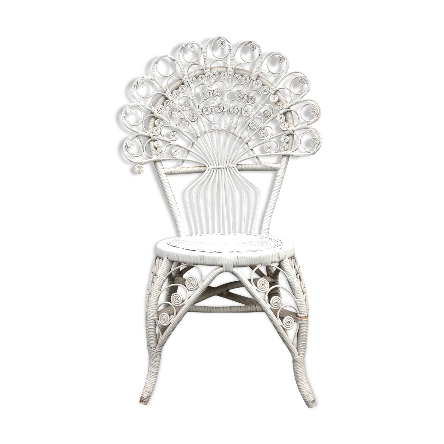 Emmanuelle-style white rattan peacock chair