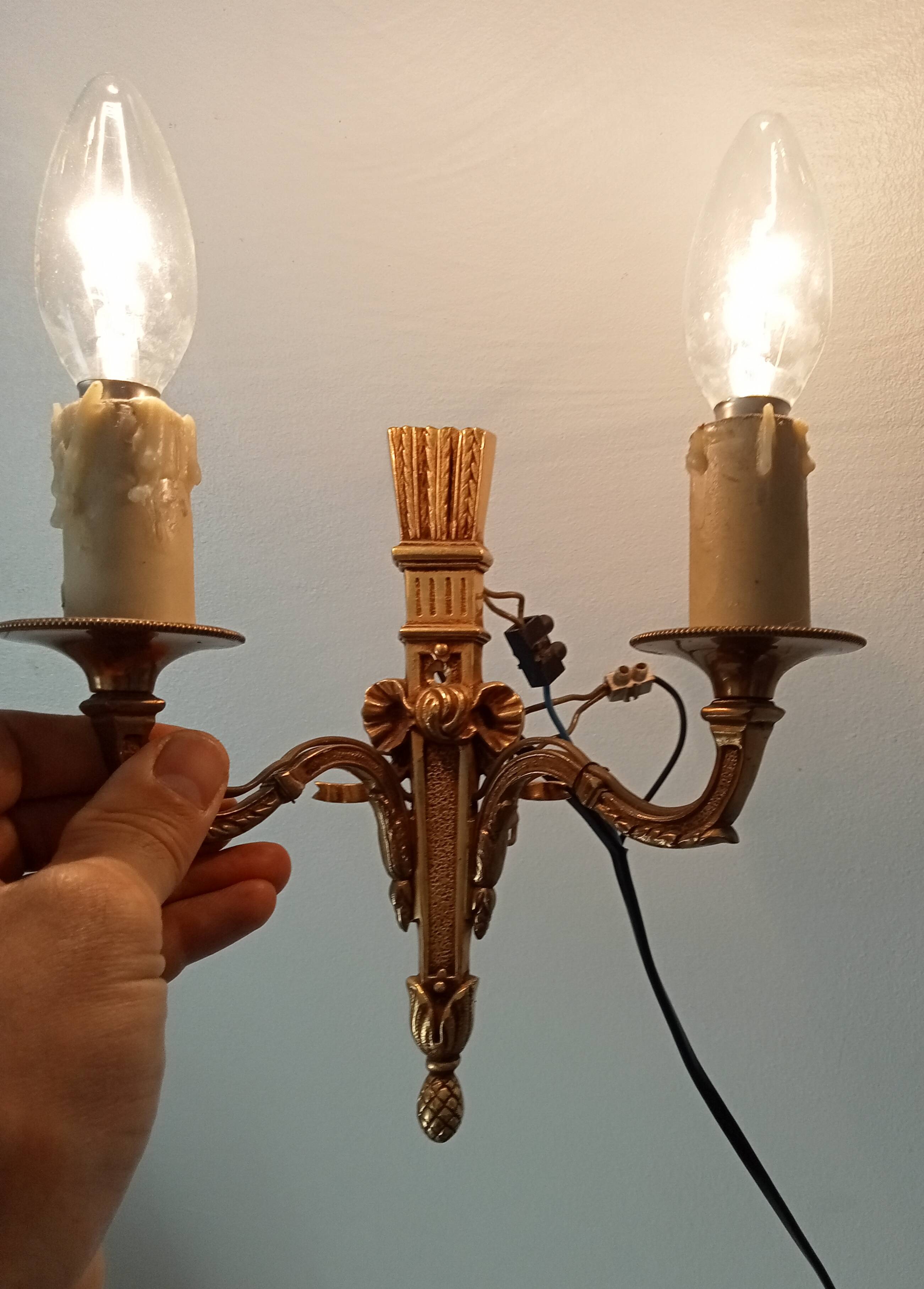 Vintage wall sconce in gilded brass, Empire style.