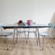 Table et 4 chaises en formica bleu