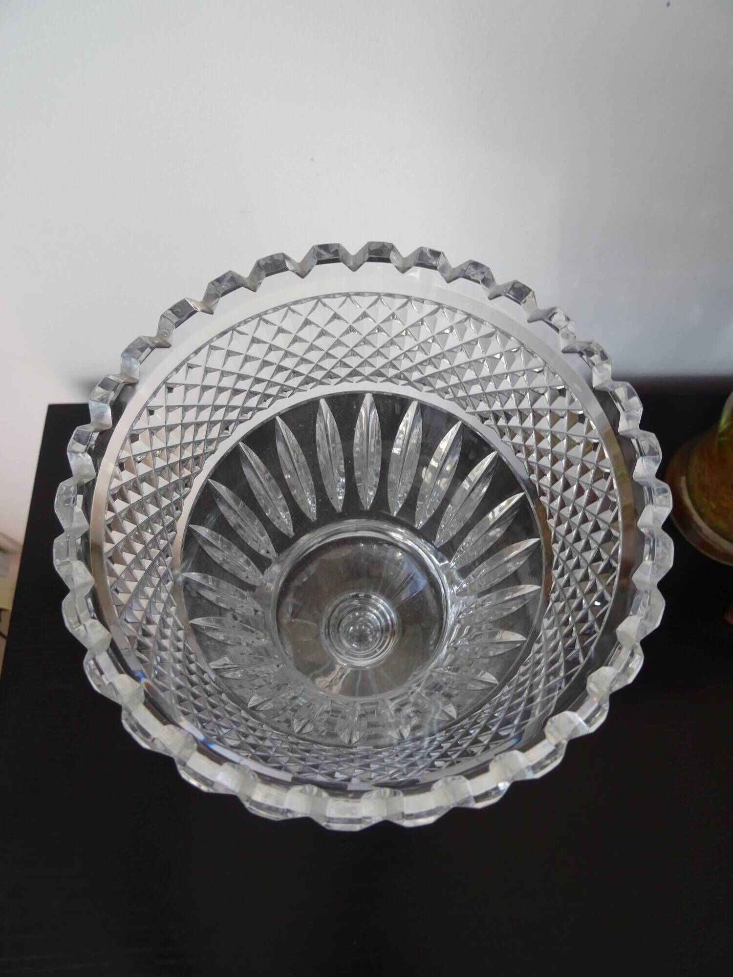 Ancien vase sur pied cristal taillé Bohème 32 cm