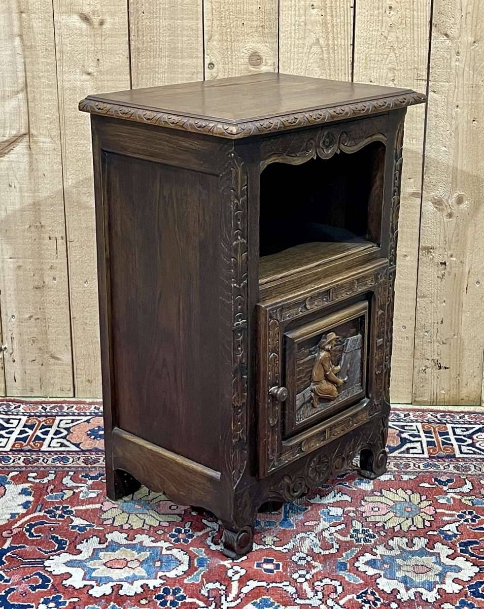 Chestnut bedside table from the 1930s