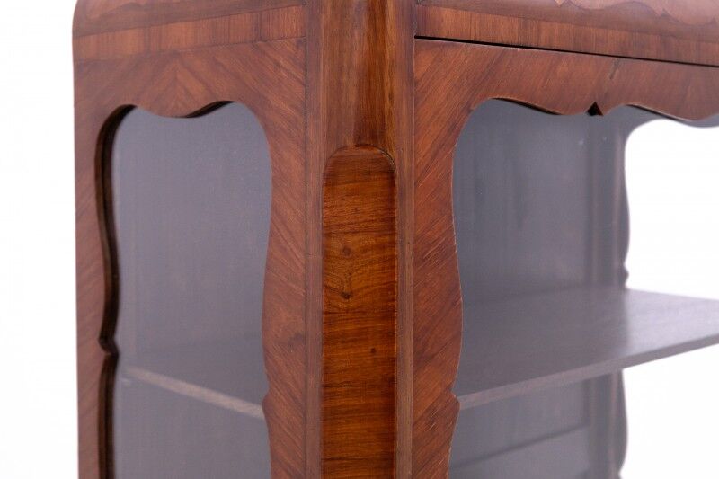 Small antique French display cabinet from around 1910. After renovation.