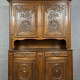 Alsatian buffet museum from the 17th century in walnut circa 1700