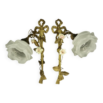 Pair of wall lamps with flowers and bows Louis XVI style