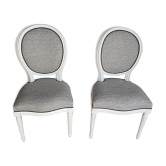 Pair of chairs medallion