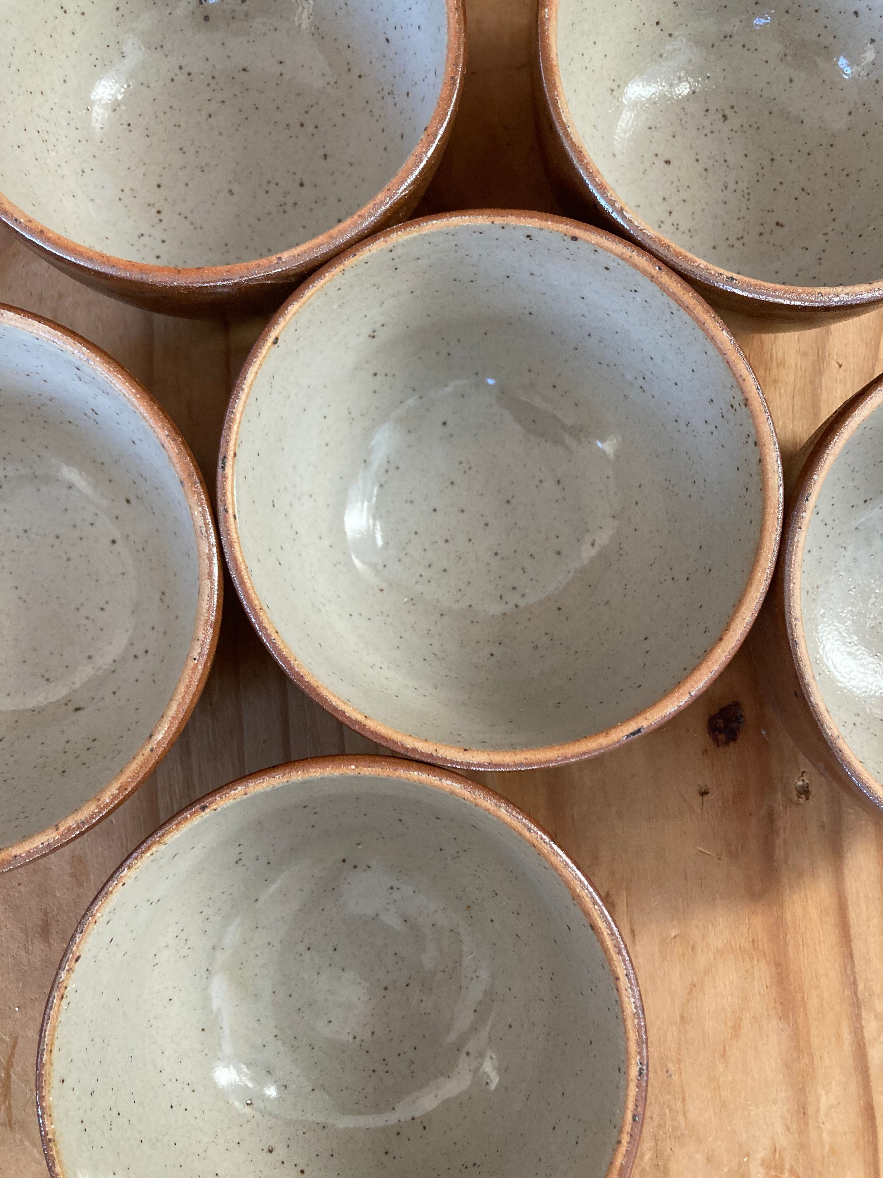 6 stoneware bowls