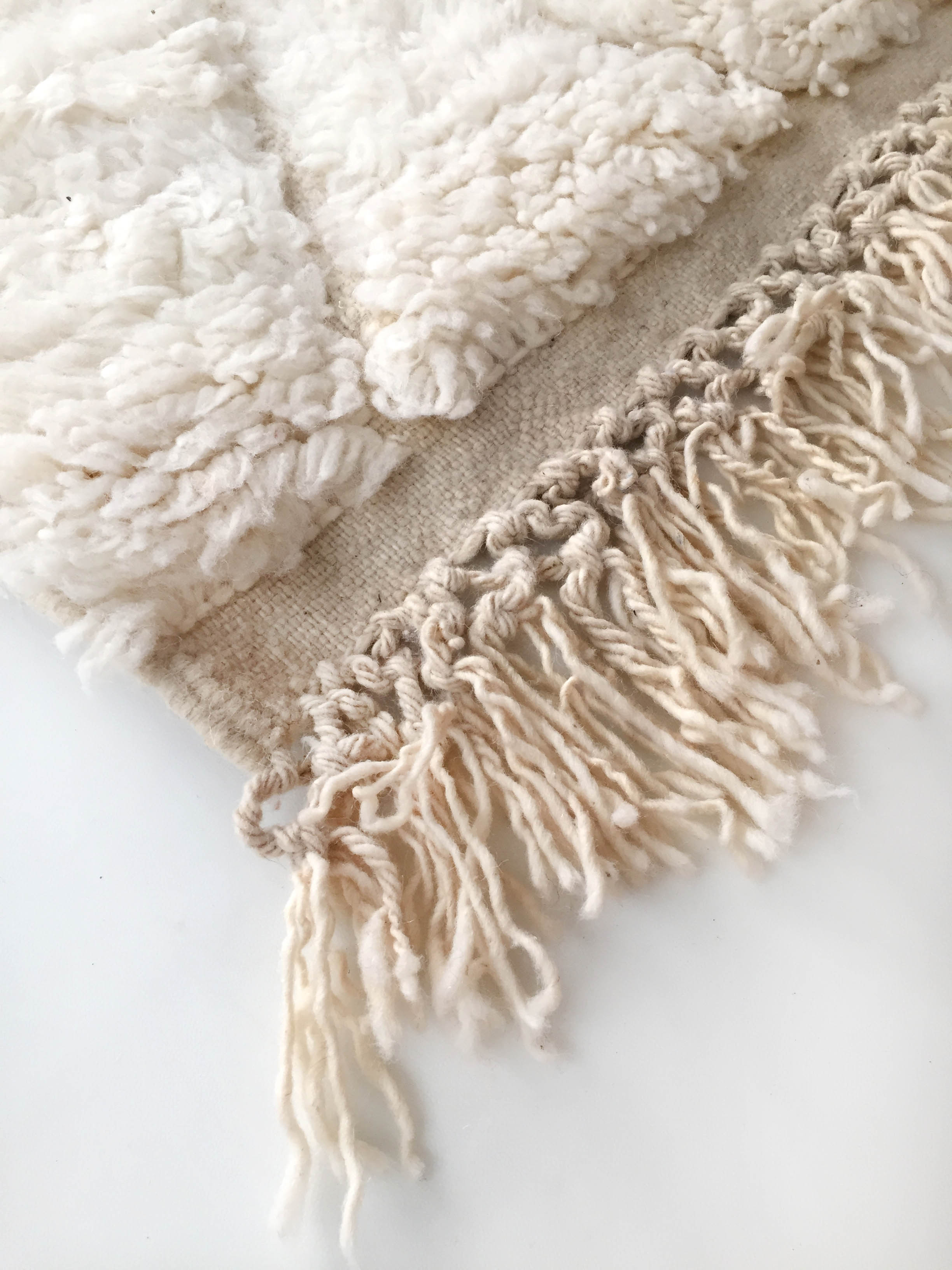 Moroccan Berber carpet blessed ouarain ecru plain with engraved diamonds 170x109cm