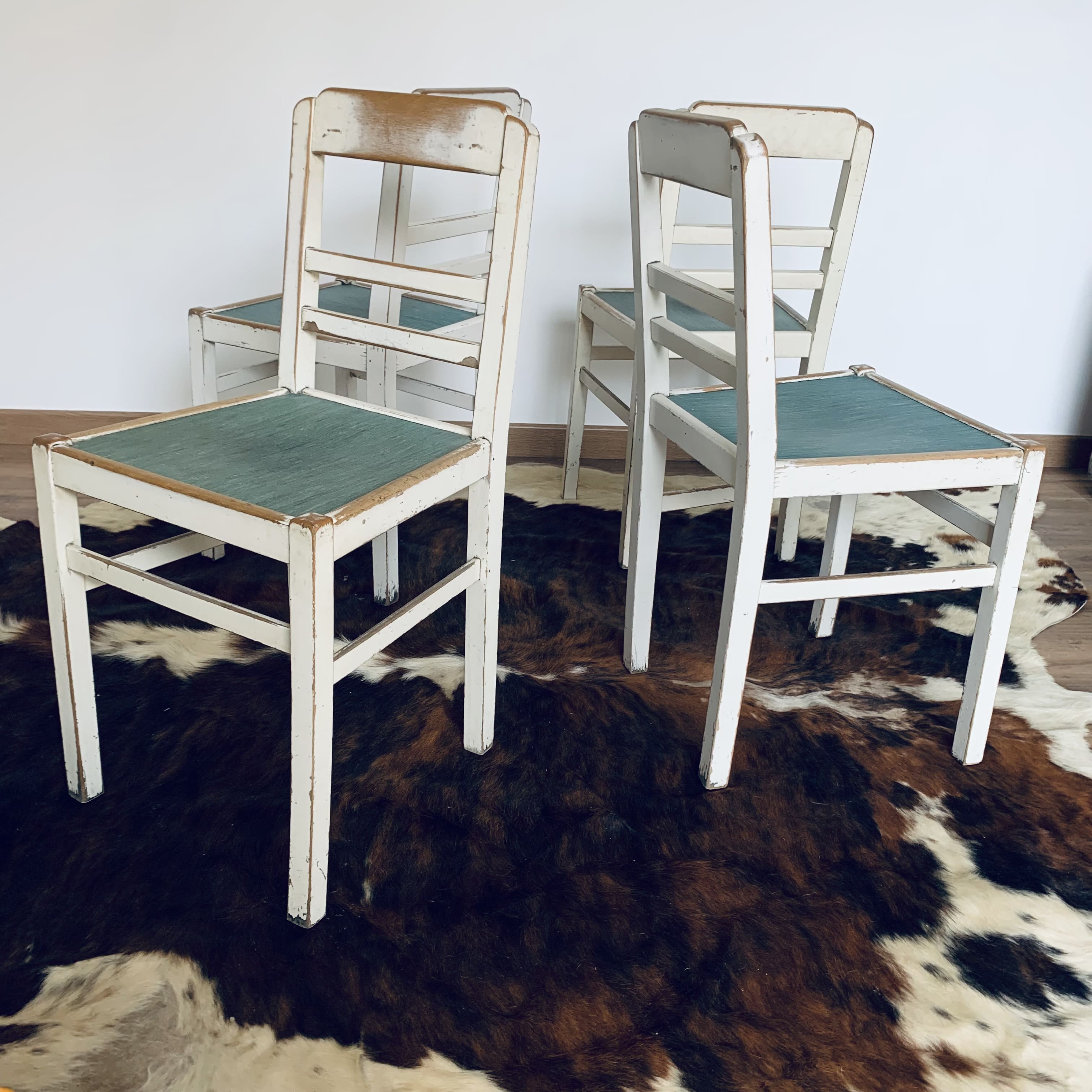 Series of 4 vintage chairs