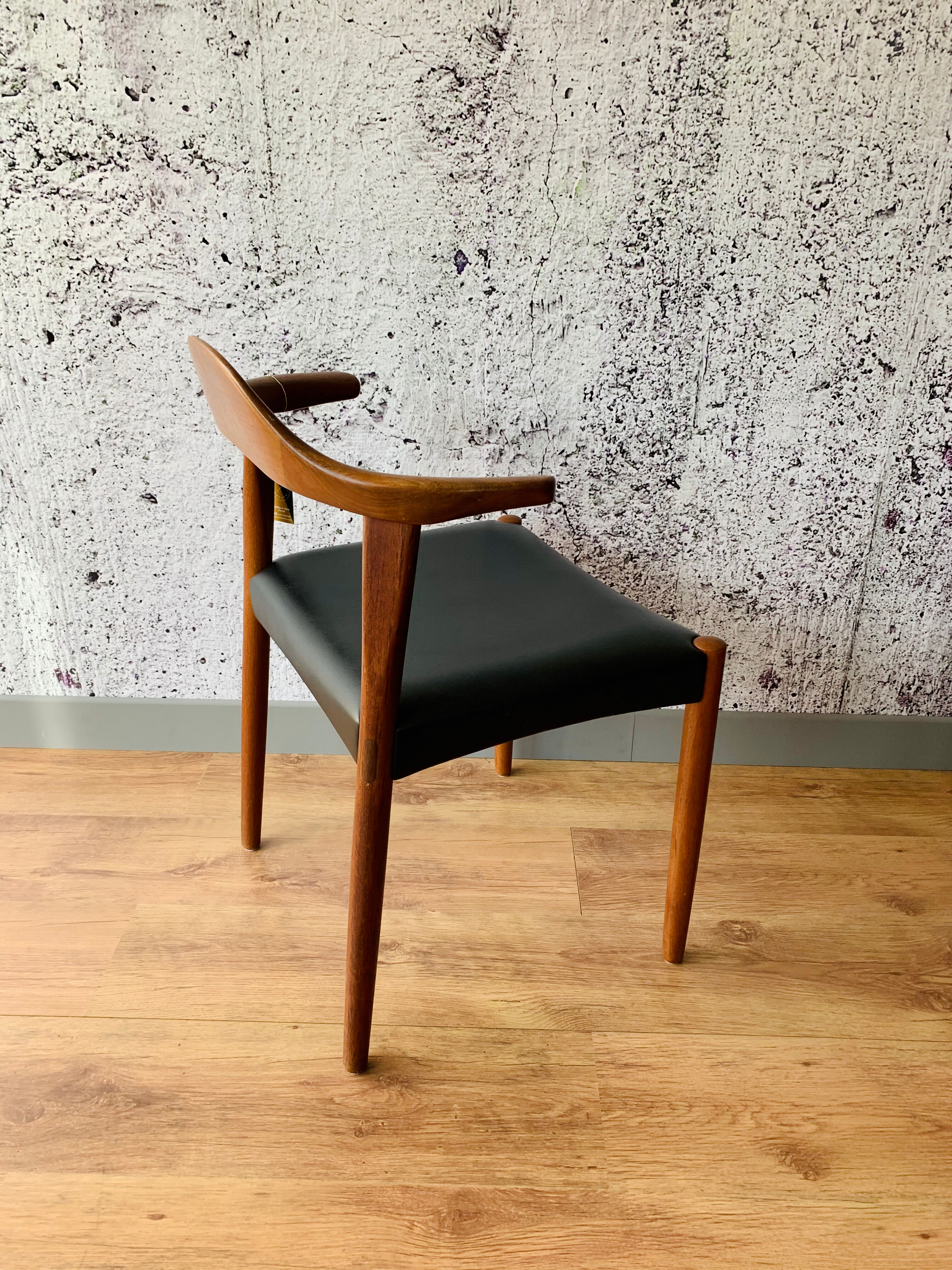 Lot of 4 wooden & skai chairs