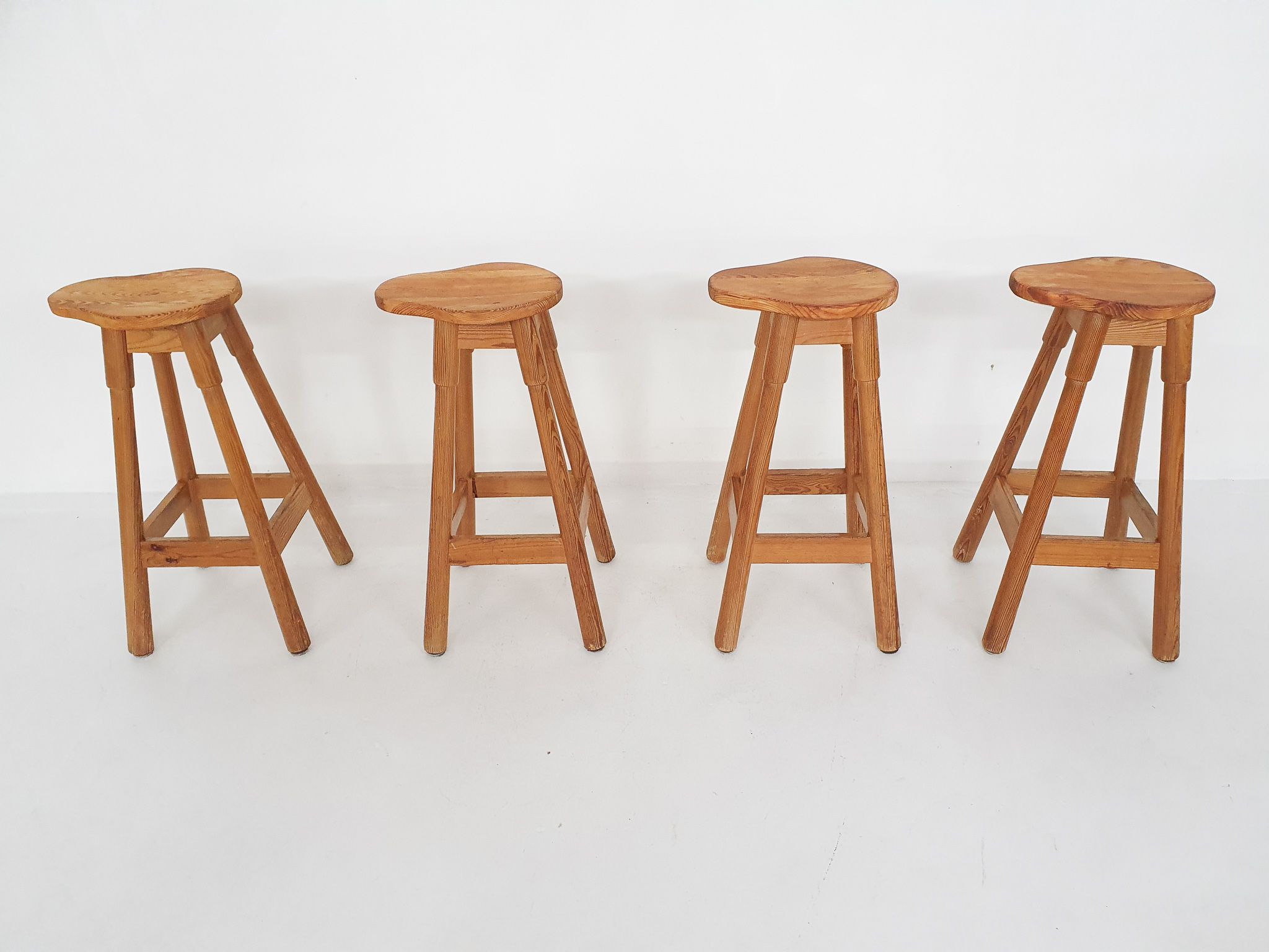 Tabourets de bar scandinaves modernes en pin des années 1970