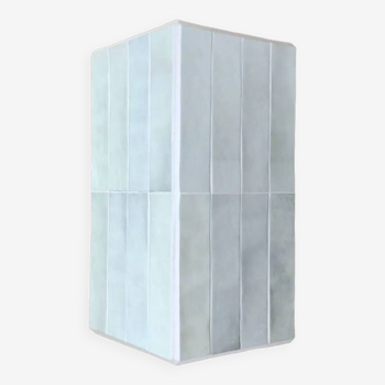 Ceramic tile column