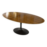 Eero saarinen (1910-1961) pour knoll international. table ovale modèle « tu