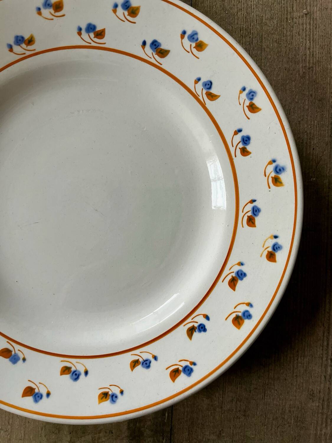 8 Creil Montereau dessert plates