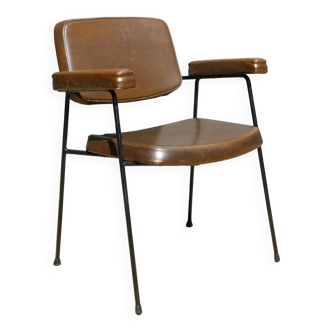 Cm197 pierre paulin armchair published by thonet