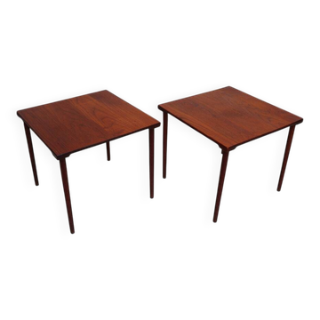 Paire de tables d'appoint en teck danois par Peter Hvidt pour John Stuart, années 1960.