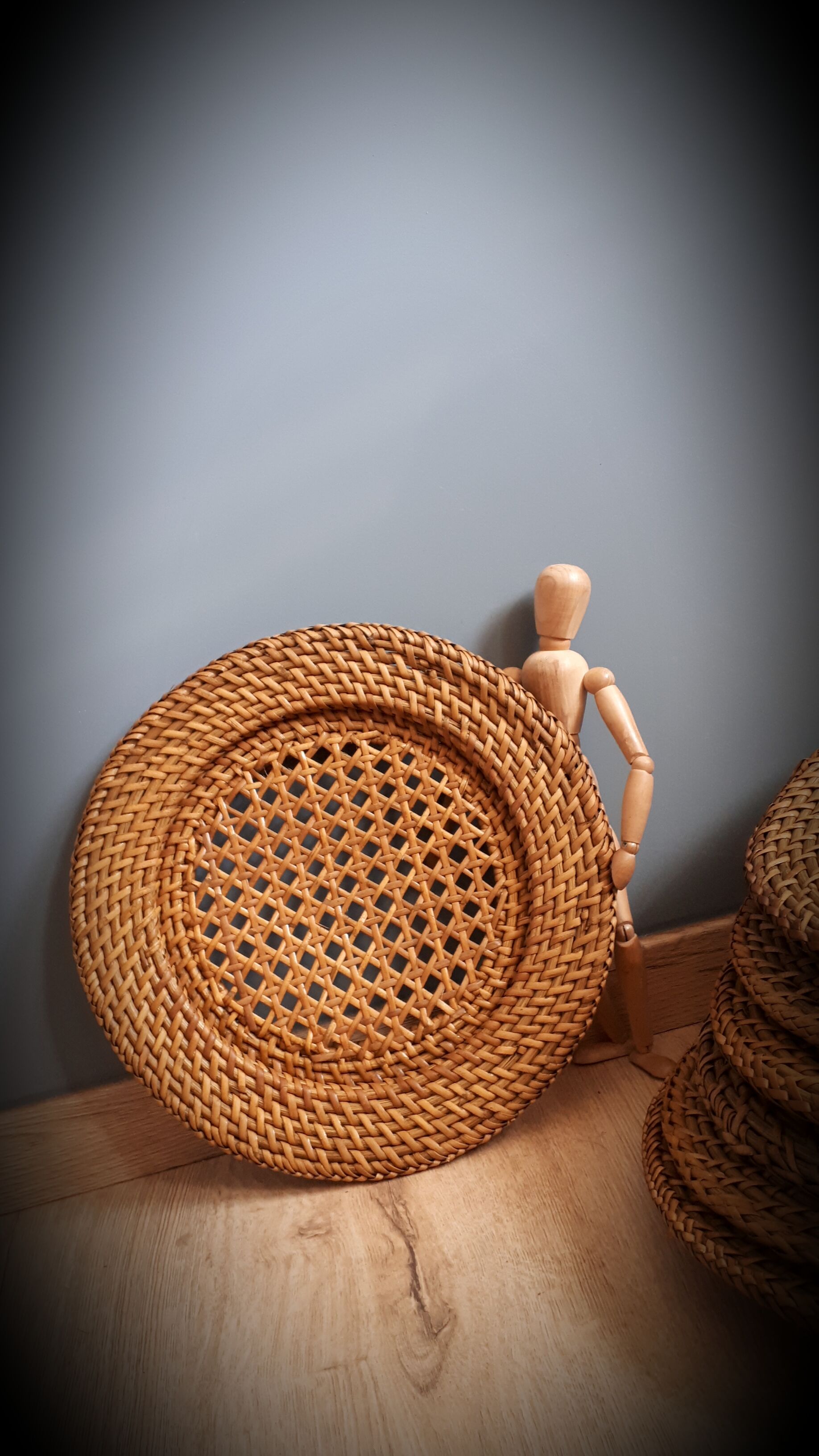 Wicker subplate