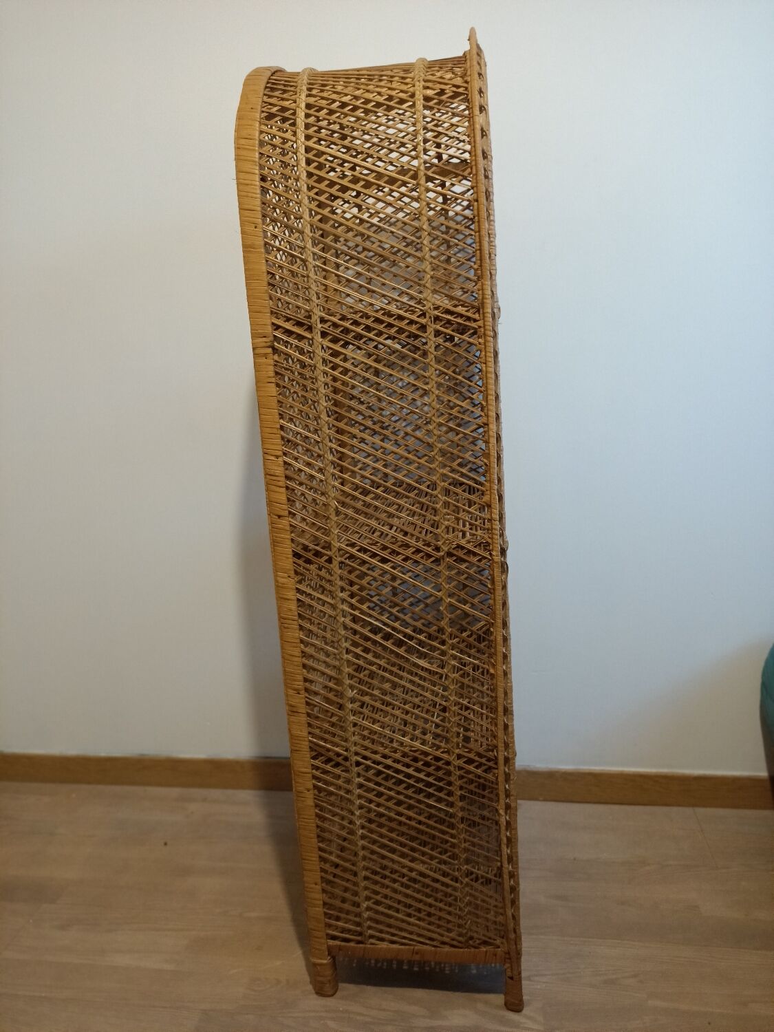 Round rattan shelf