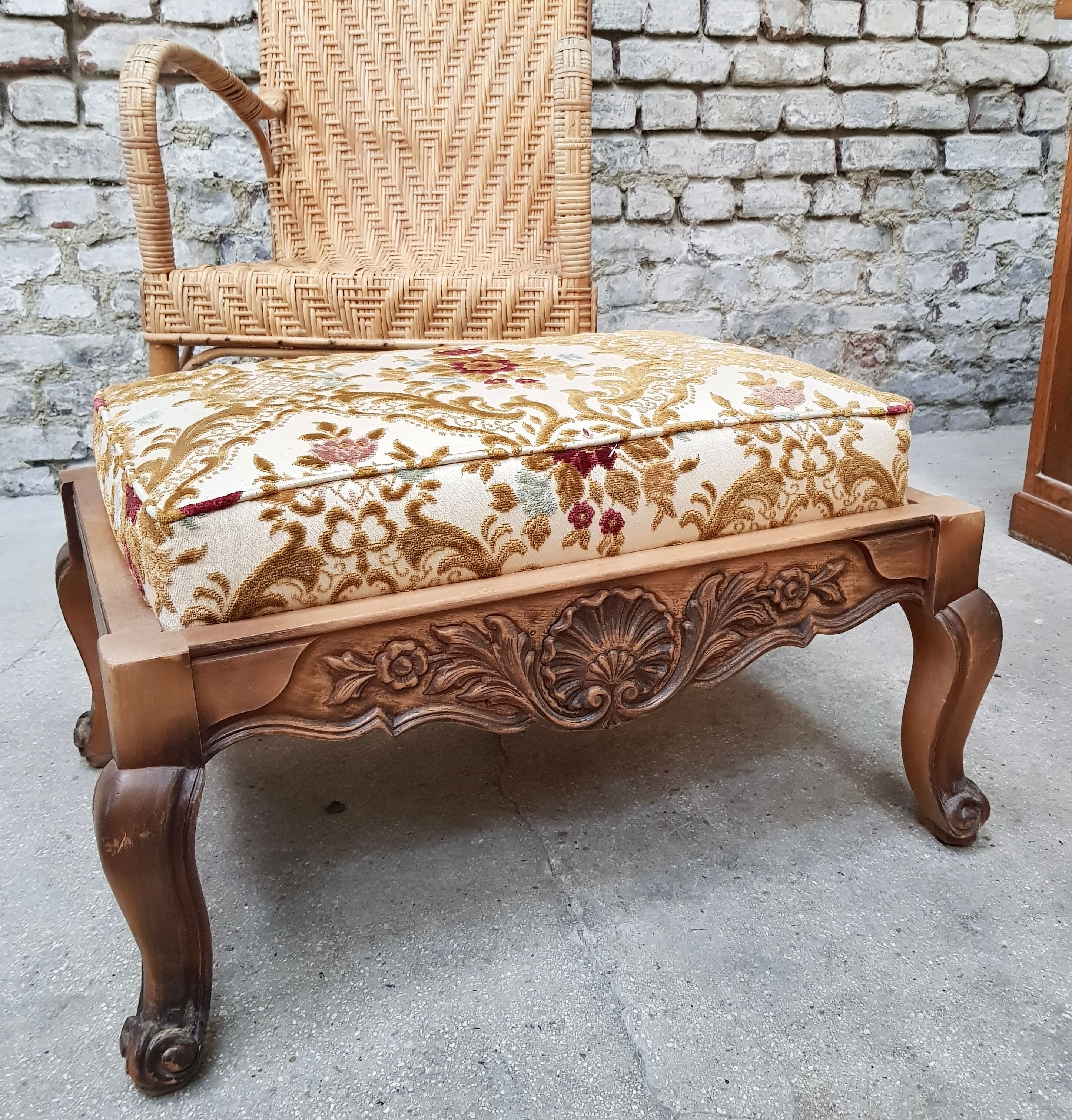 Pouf foot rest Louis XV style