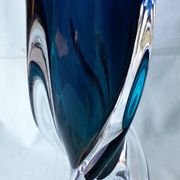 Vase en verre bleu