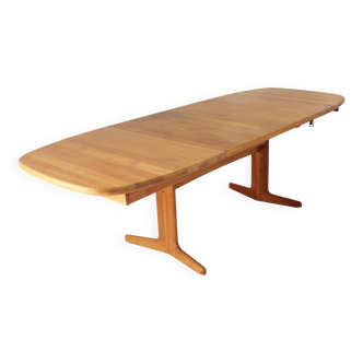 Table à manger ovale extensible vintage danoise en teck massif des années 1960
