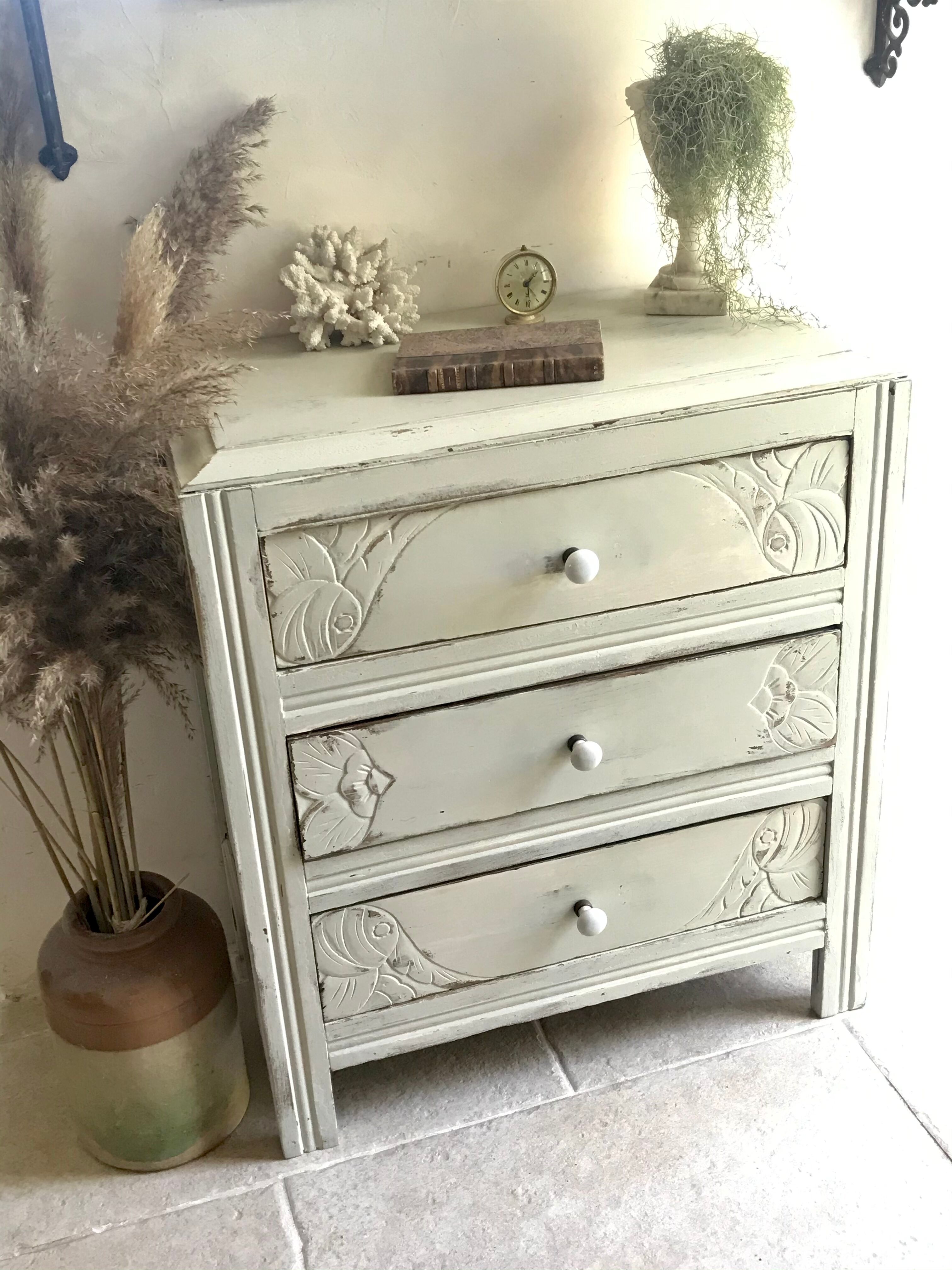 Art Deco chest of drawers