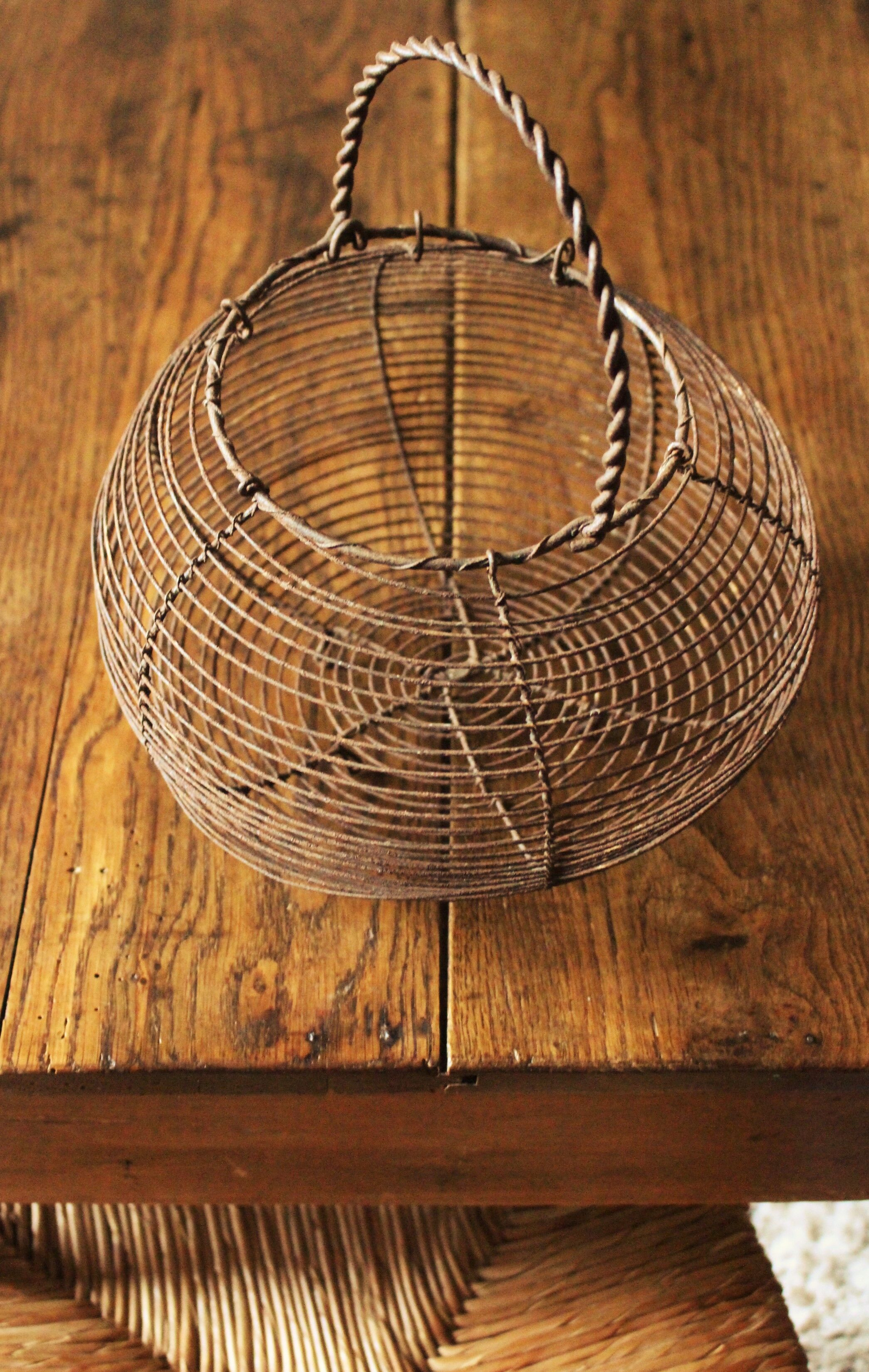 Wire salad basket