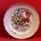 Eastern Faience Plate from St Clément Les Islettes, flowers..Ø 22.5 cm