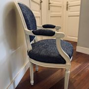 Traditionally Restored 19th Century Blue and White Chiné Medallion