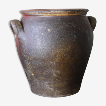 Old brown sandstone pot