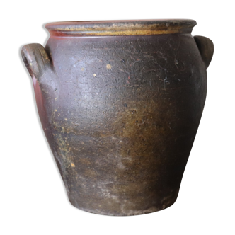 Old brown sandstone pot