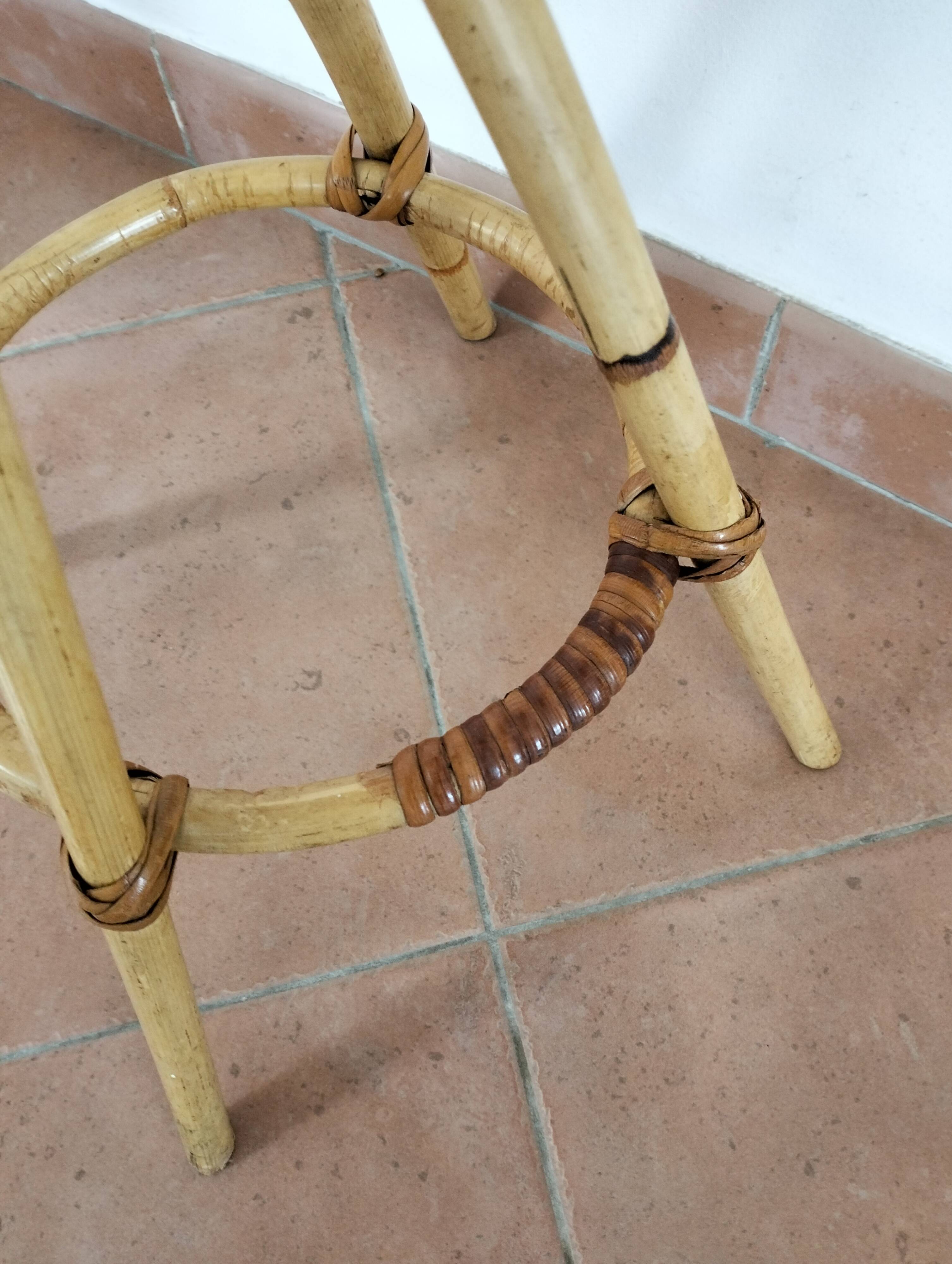 Rattan plant stand