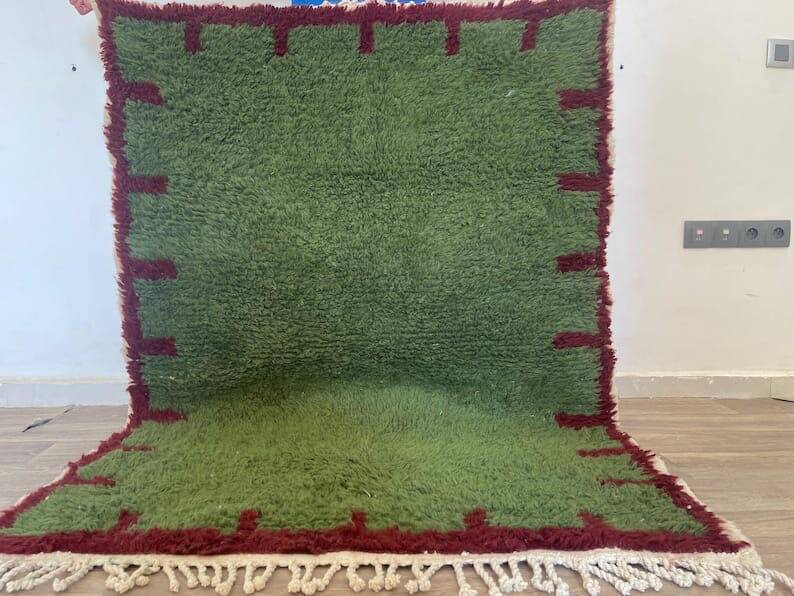 Traditional handmade pure wool rug, green, size 150 x 250 cm