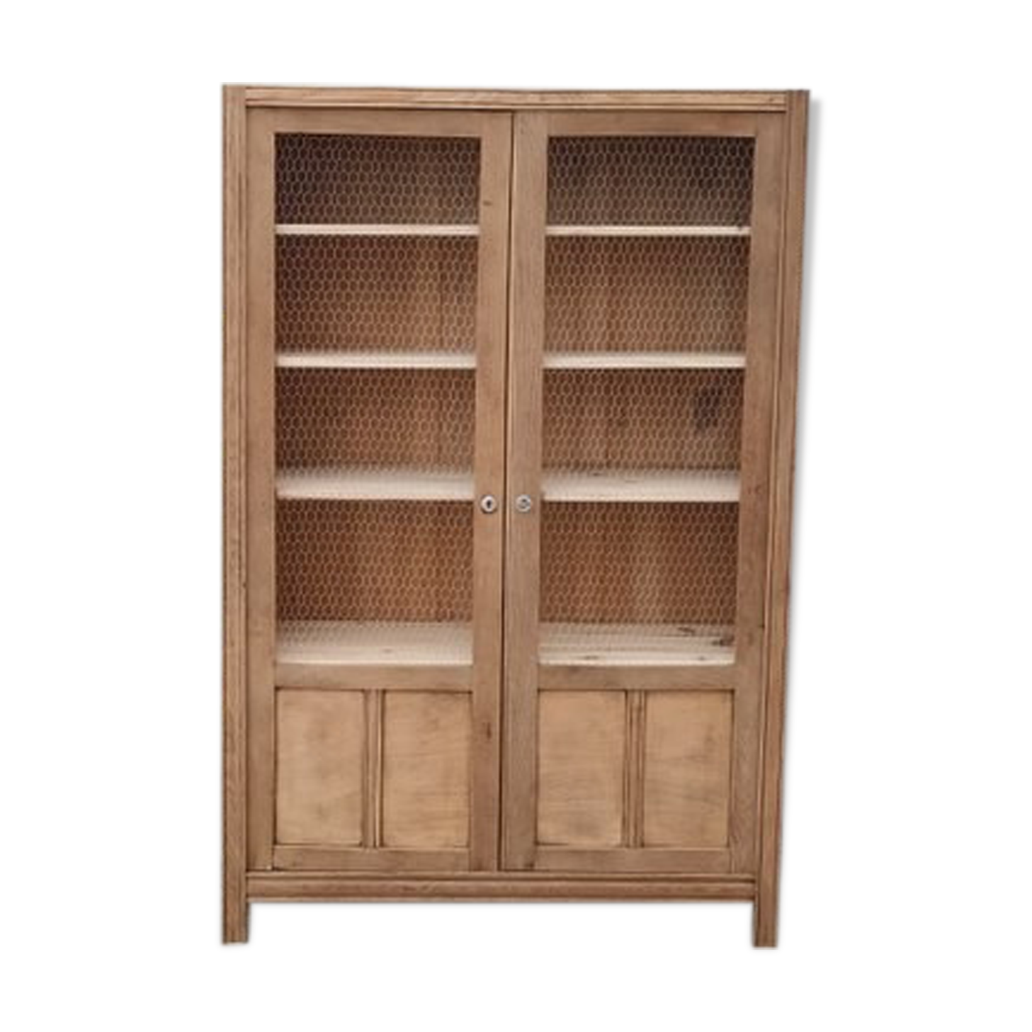 Parisian mesh wardrobe