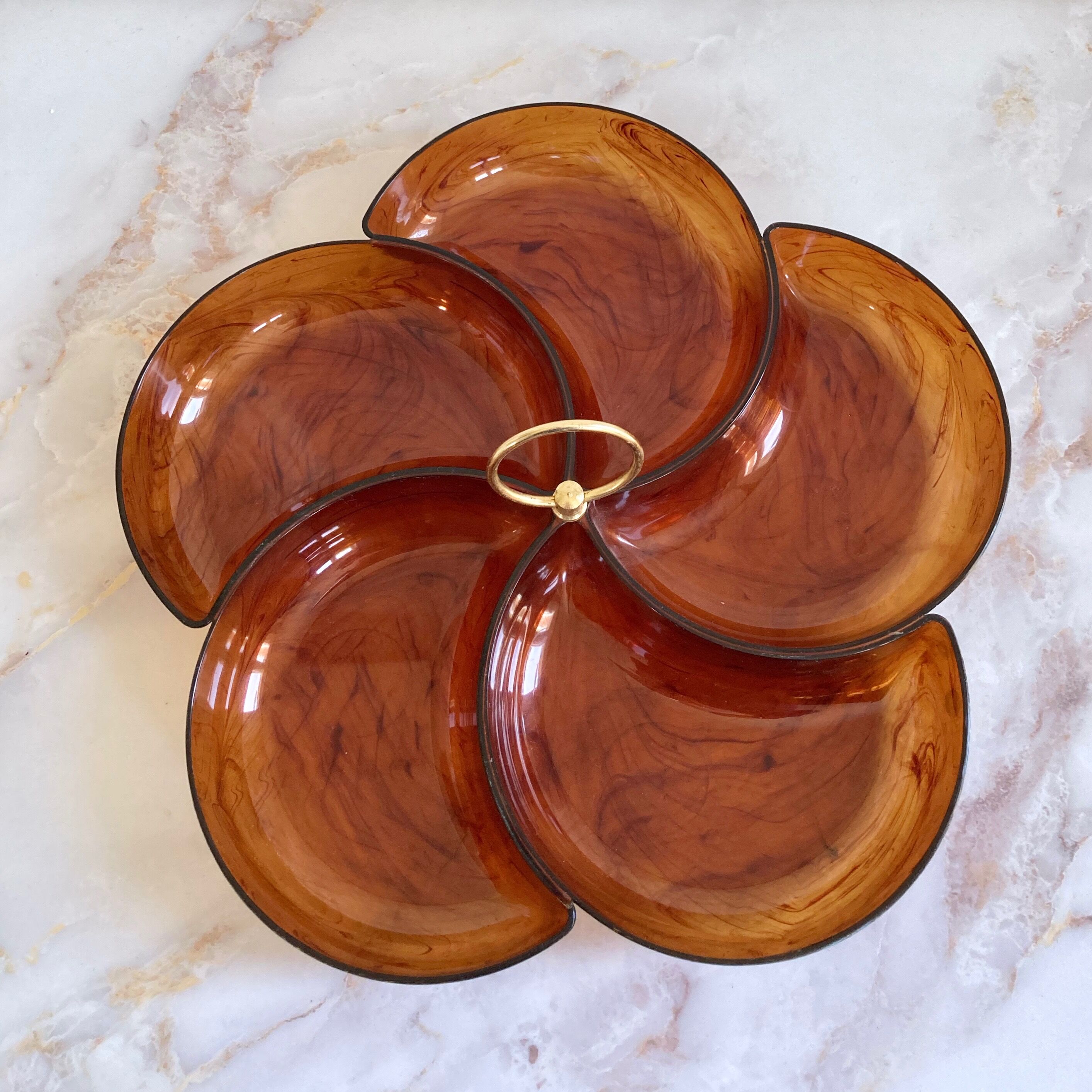 Servant aperitif flower 70s