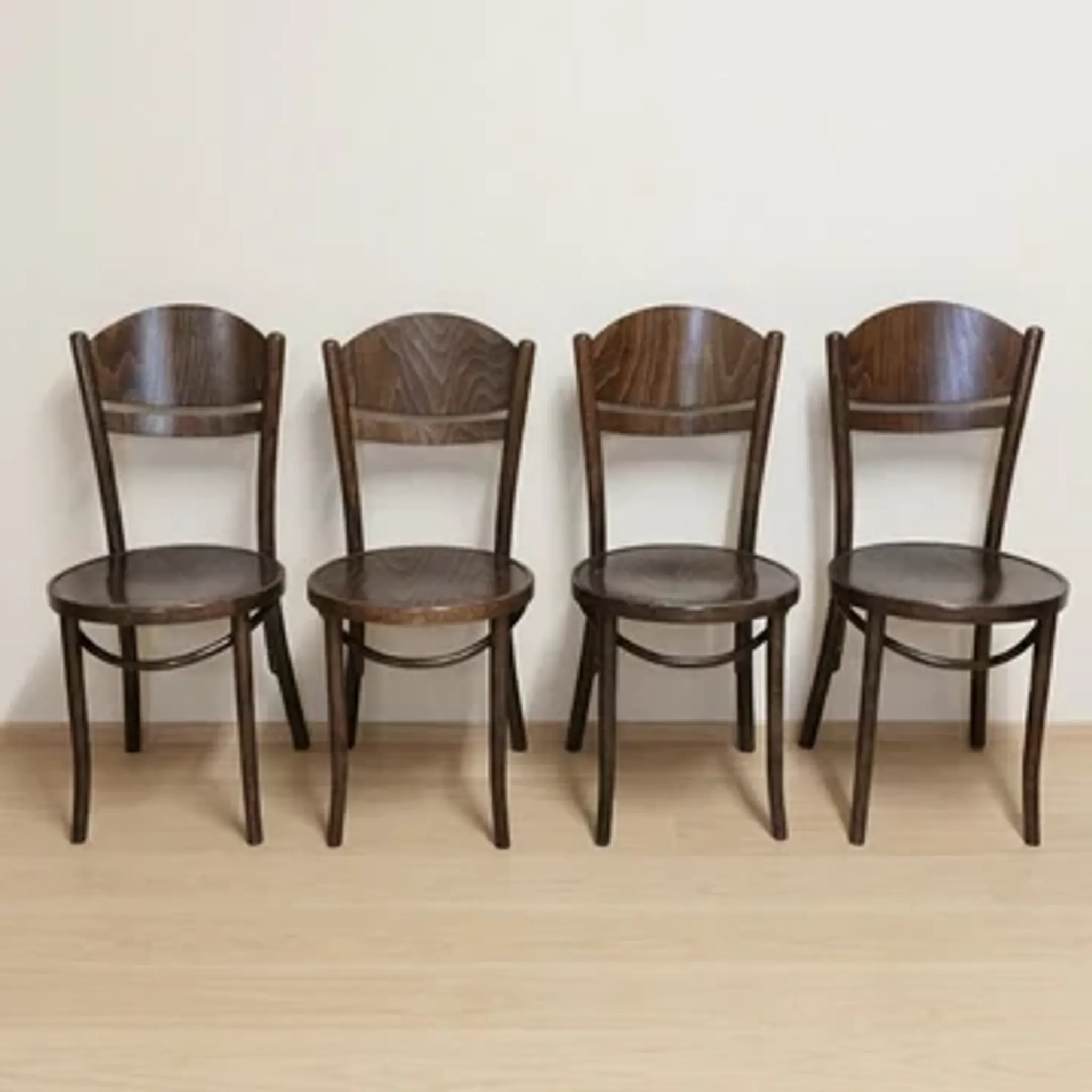 Set of 4 TON wooden dining chairs, 20th century, Czechoslovak, 90 × 46 cm
