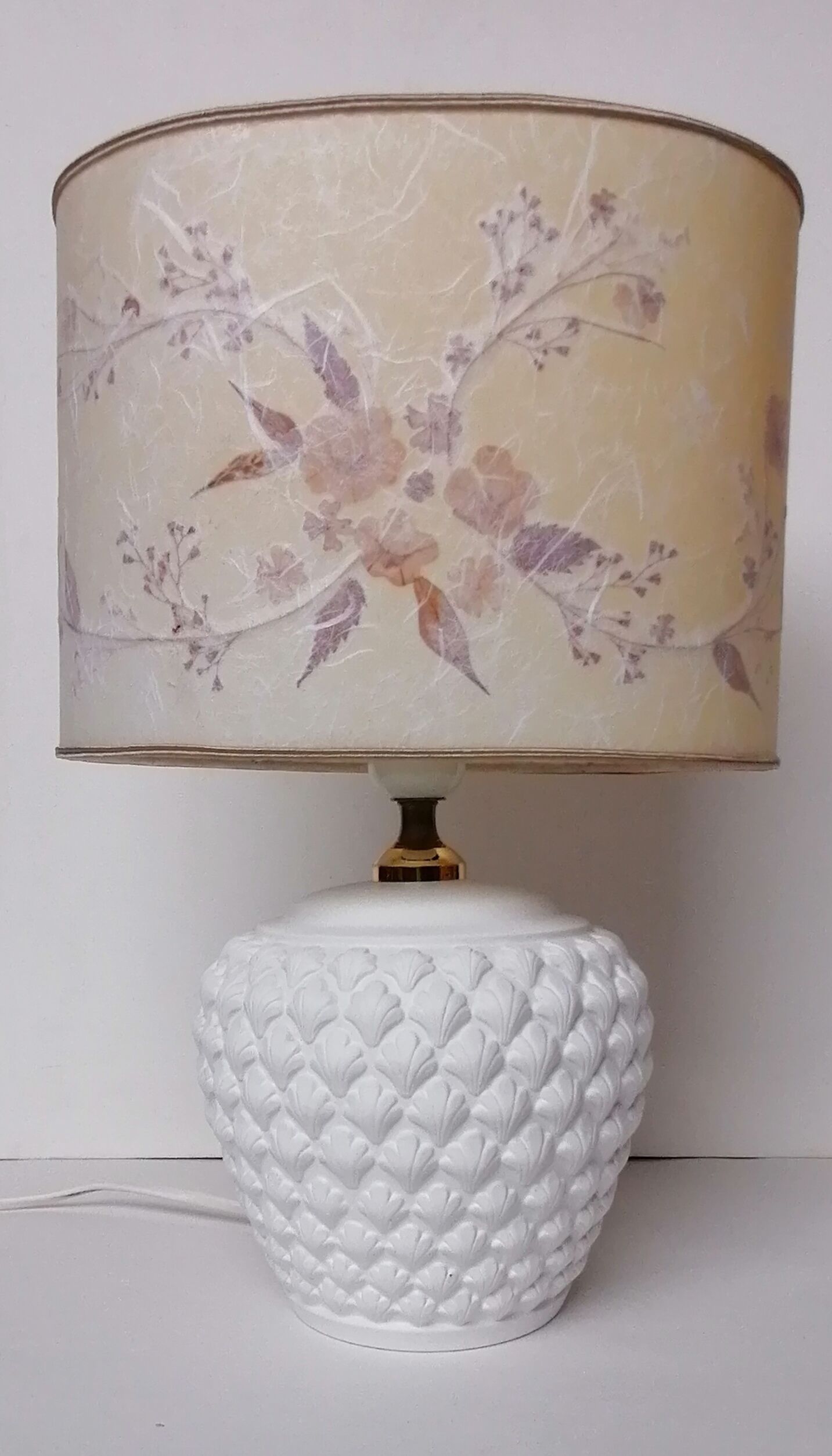 Lamp lampshade dried flowers foot white ceramic