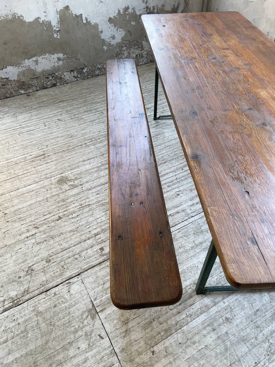 Guinguette table and its 2 benches