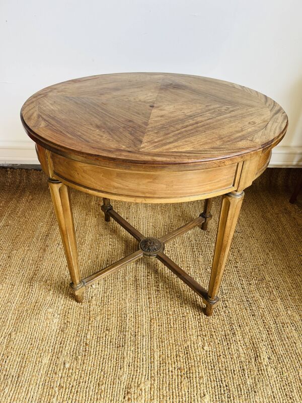 Table d’appoint ronde style Louis XVI pieds cannelés – 654011