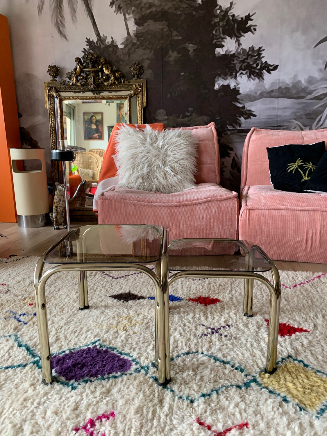 Duo of pull-out tables