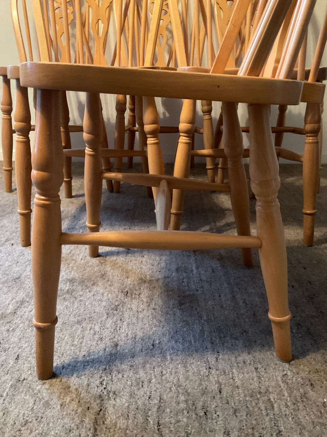 Set of 6 Dutch chairs in solid beech wood.