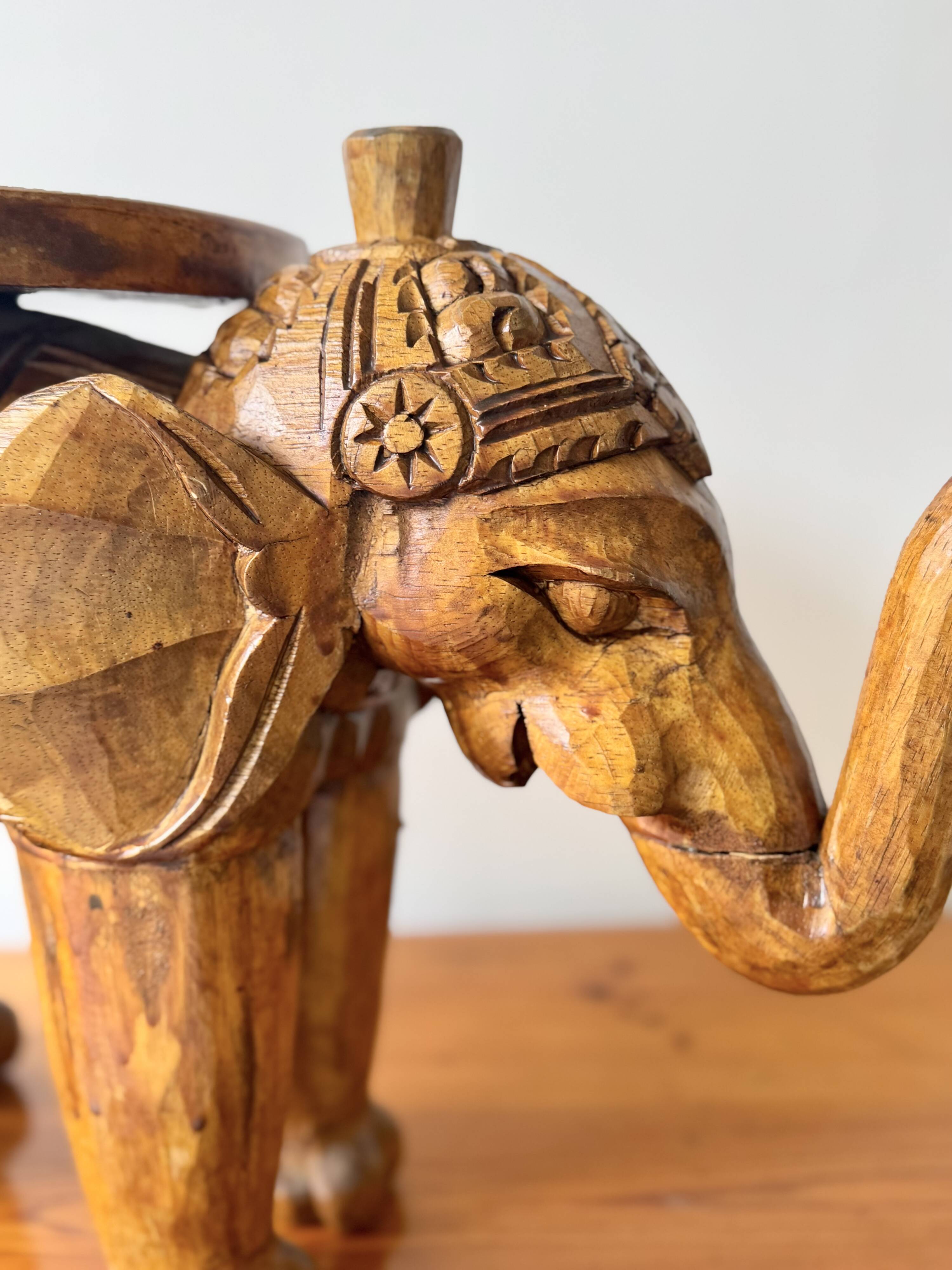 Support de plante en bois vintage en forme d'éléphant