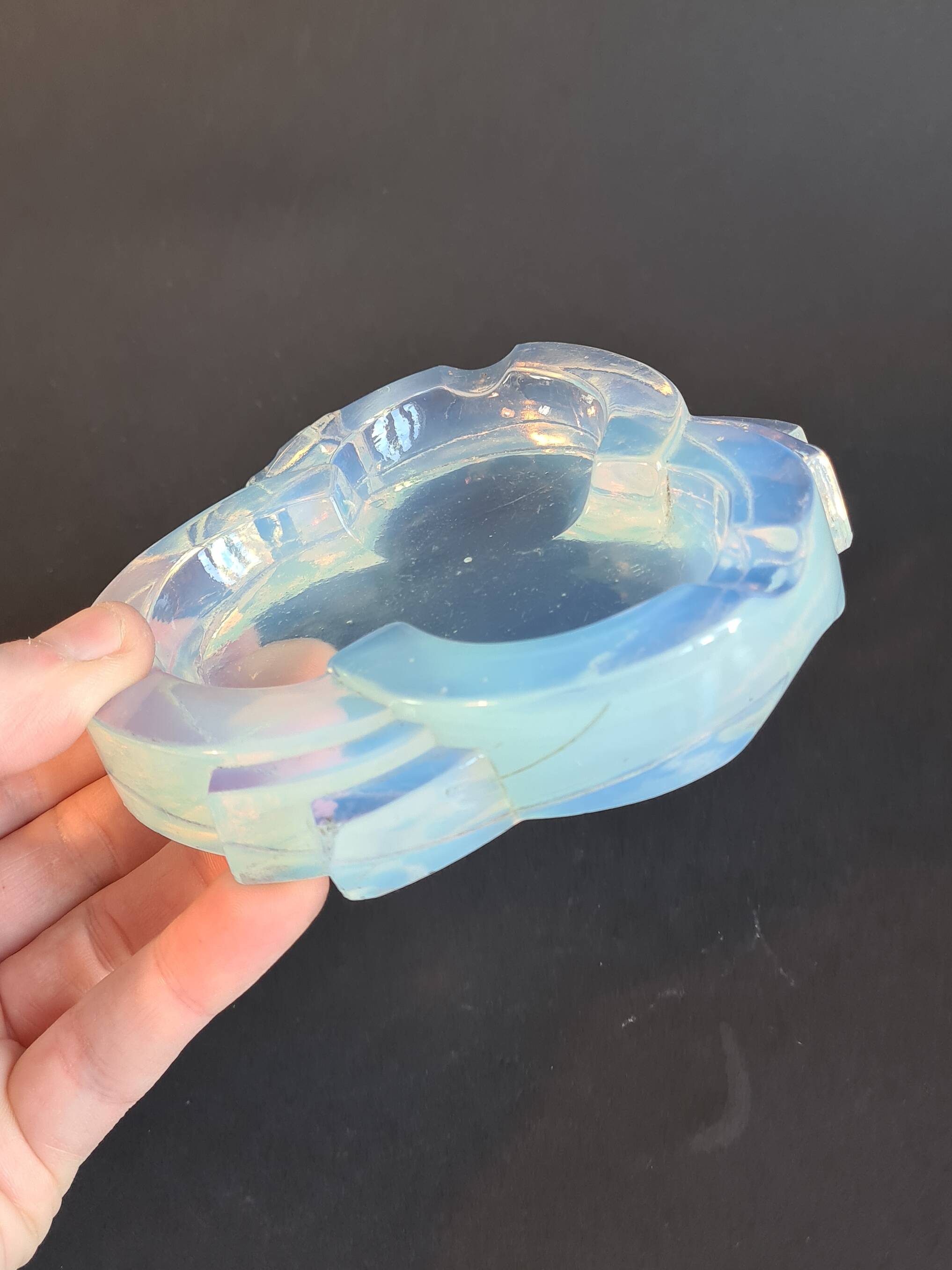 Ashtray, "Sabino" pocket emptier in opalescent glass - Noisy le Sec - 1920