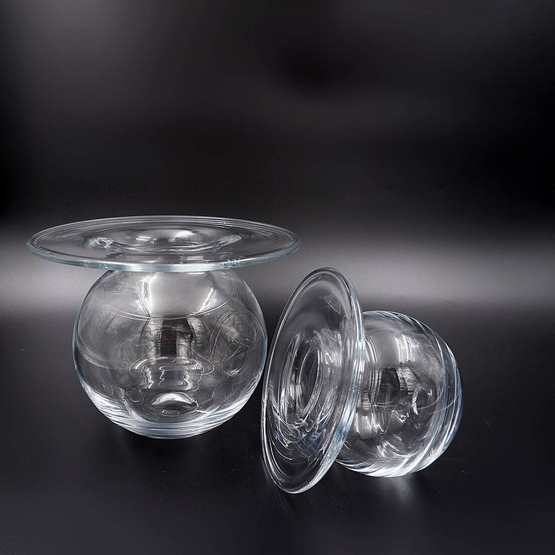 2 “Saturn” vases by Nanny Still for Riihimäki Lasi, Finland 1960