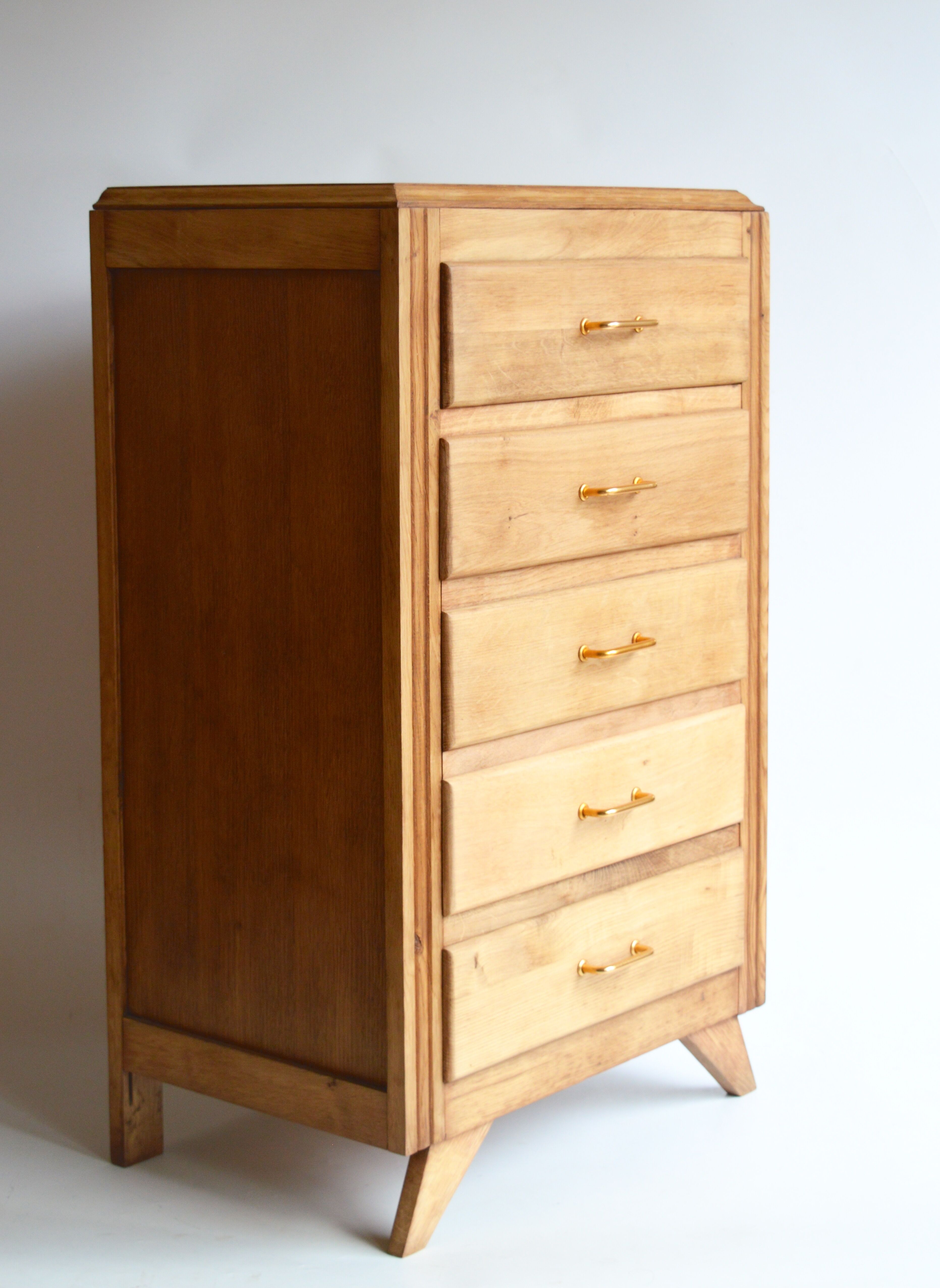 Chiffonier