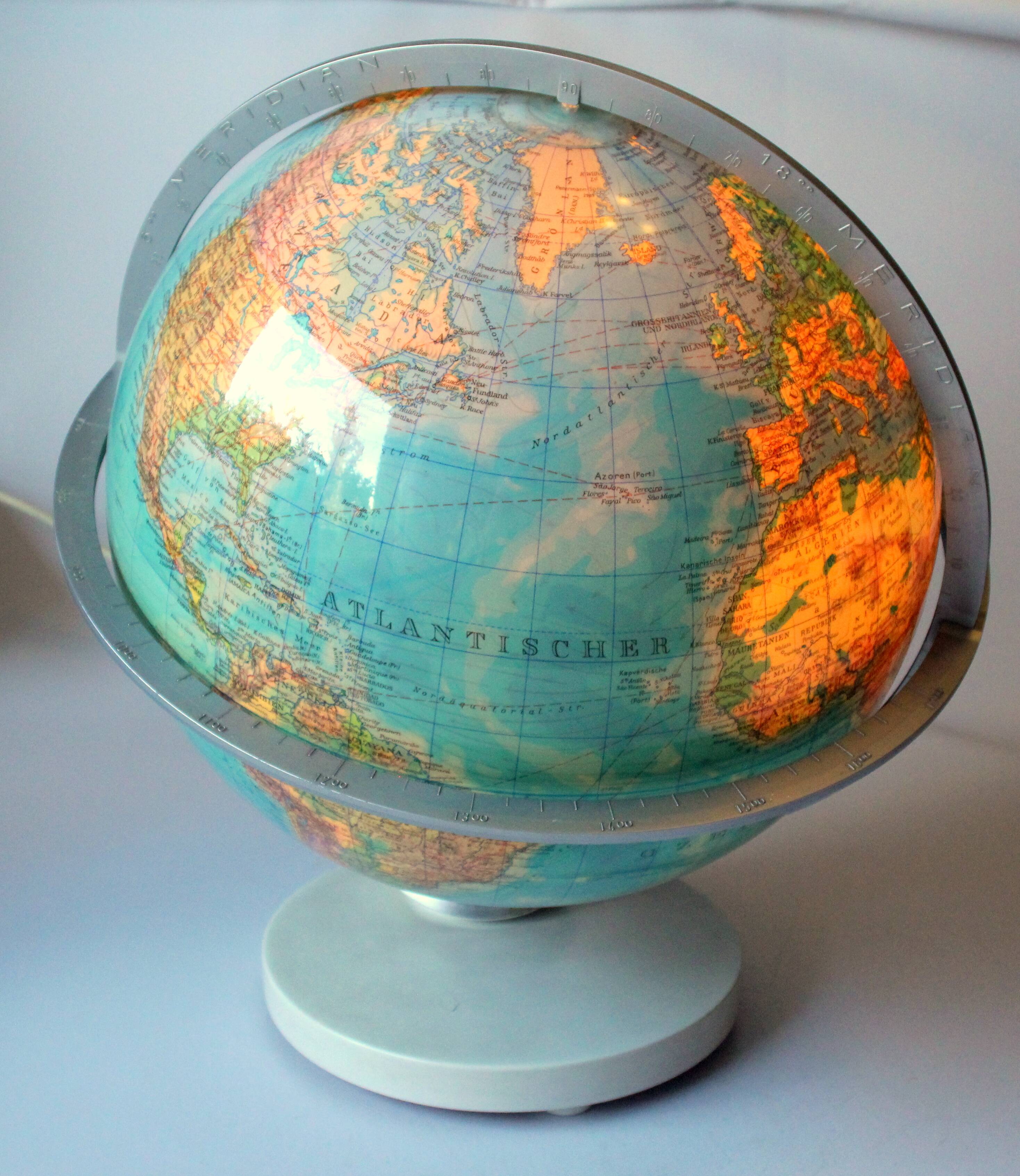 1980s illuminated globe Columbus Duplex with day/night - side - Vintage