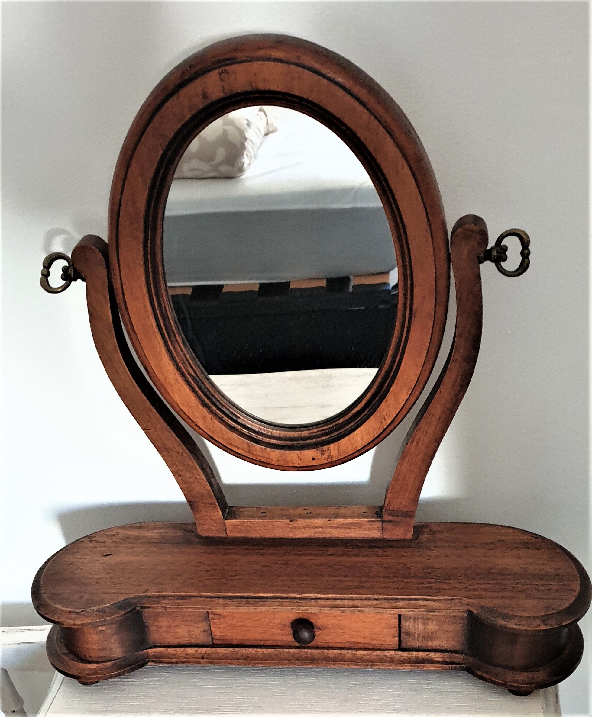 Wooden dressing table