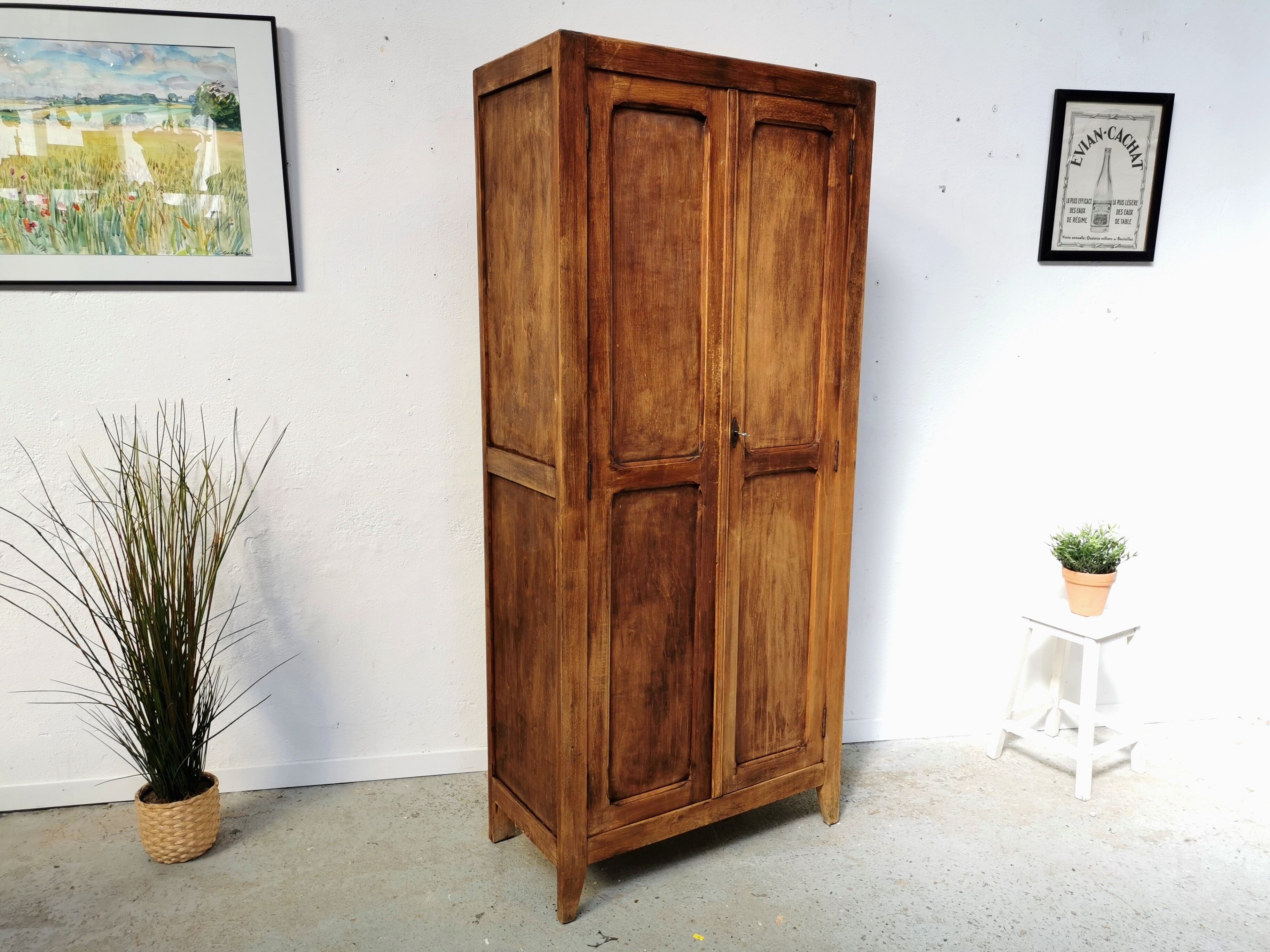 Vintage Parisian coat of arms