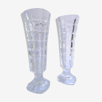 Vases en verre ciselé