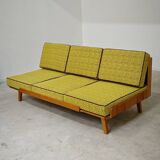 Banquette Daybed jaune vif par Drevotvar, ex Tchécoslovaquie 1960