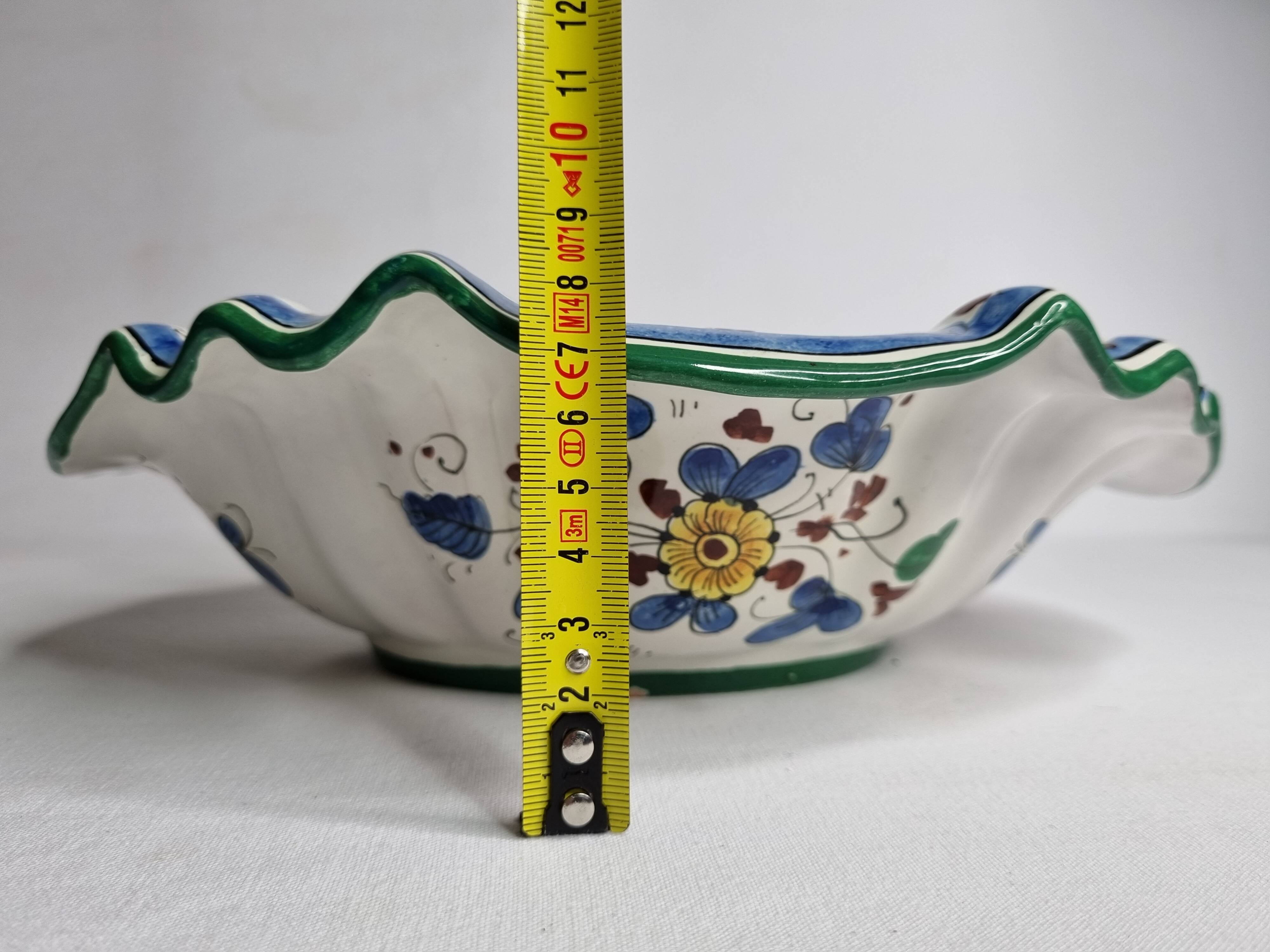 Deruta enameled ceramic bowl with bird decoration, 28 cm